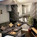 T2 Cosy Autonome H24 Parking Prive Attenant Tv 165cm Netflix Wi-fi Au Rez-de-chaussee