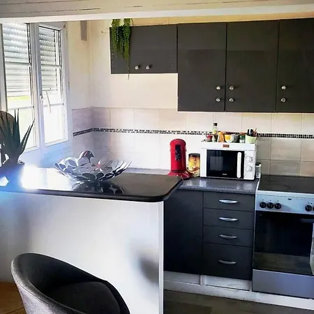 T2 Cosy Autonome H24 Parking Privé Attenant Tv 165cm Netflix Wi-fi Au Rez-de-chaussée *