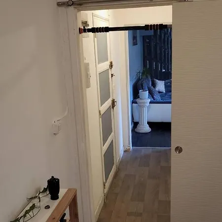T2 Cosy Autonome H24 Parking Prive Attenant Tv 165cm Netflix Wi-fi Au Rez-de-chaussee Apartmán *