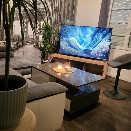 T2 Cosy Autonome H24 Parking Prive Attenant Tv 165cm Netflix Wi-fi Au Rez-de-chaussee * Alencon