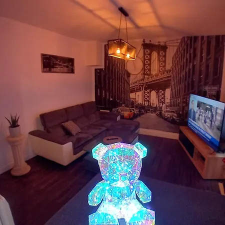 Apartment T2 Cosy Autonome H24 Parking Prive Attenant Tv 165cm Netflix Wi-fi Au Rez-de-chaussee *